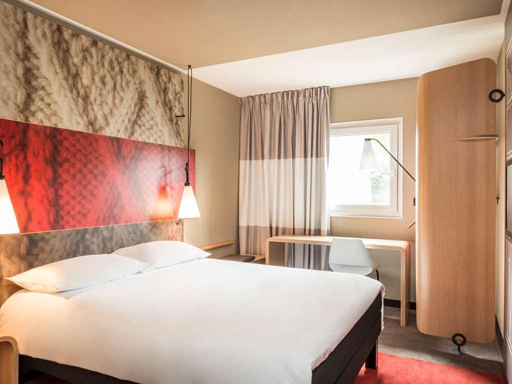 Отель Ibis Archamps Porte De Geneve Номер фото