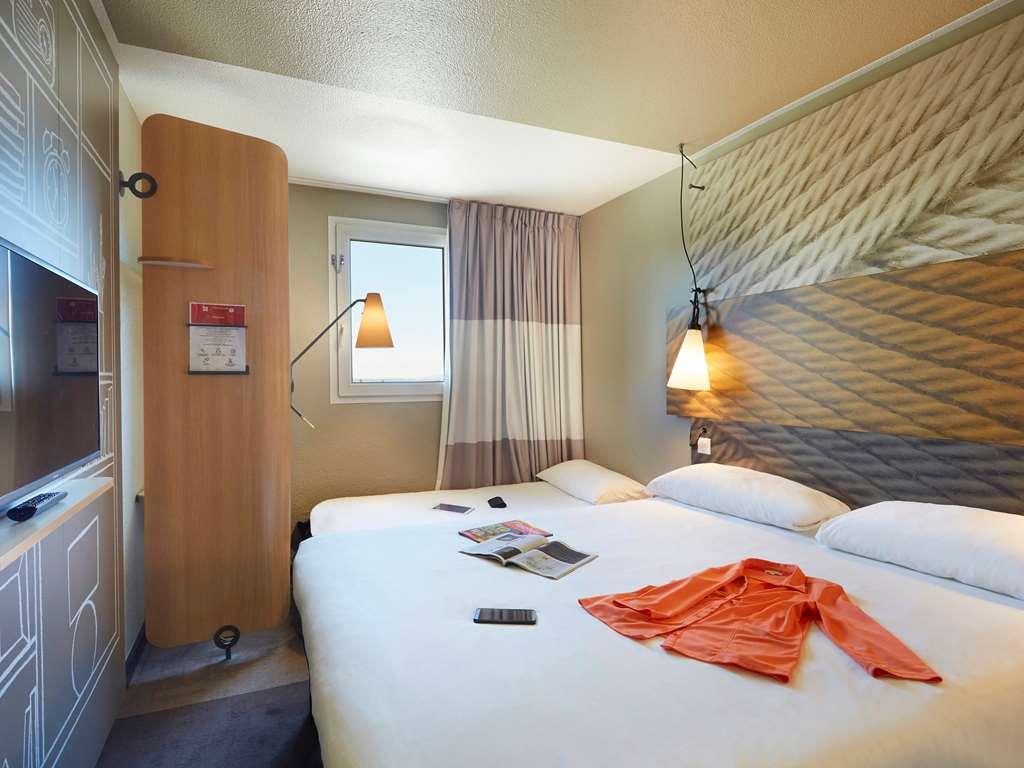 Отель Ibis Archamps Porte De Geneve Номер фото